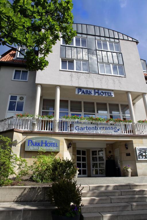 Parkhotel Altes Kaffeehaus โวลเฟนบึทเทิล ภายนอก รูปภาพ